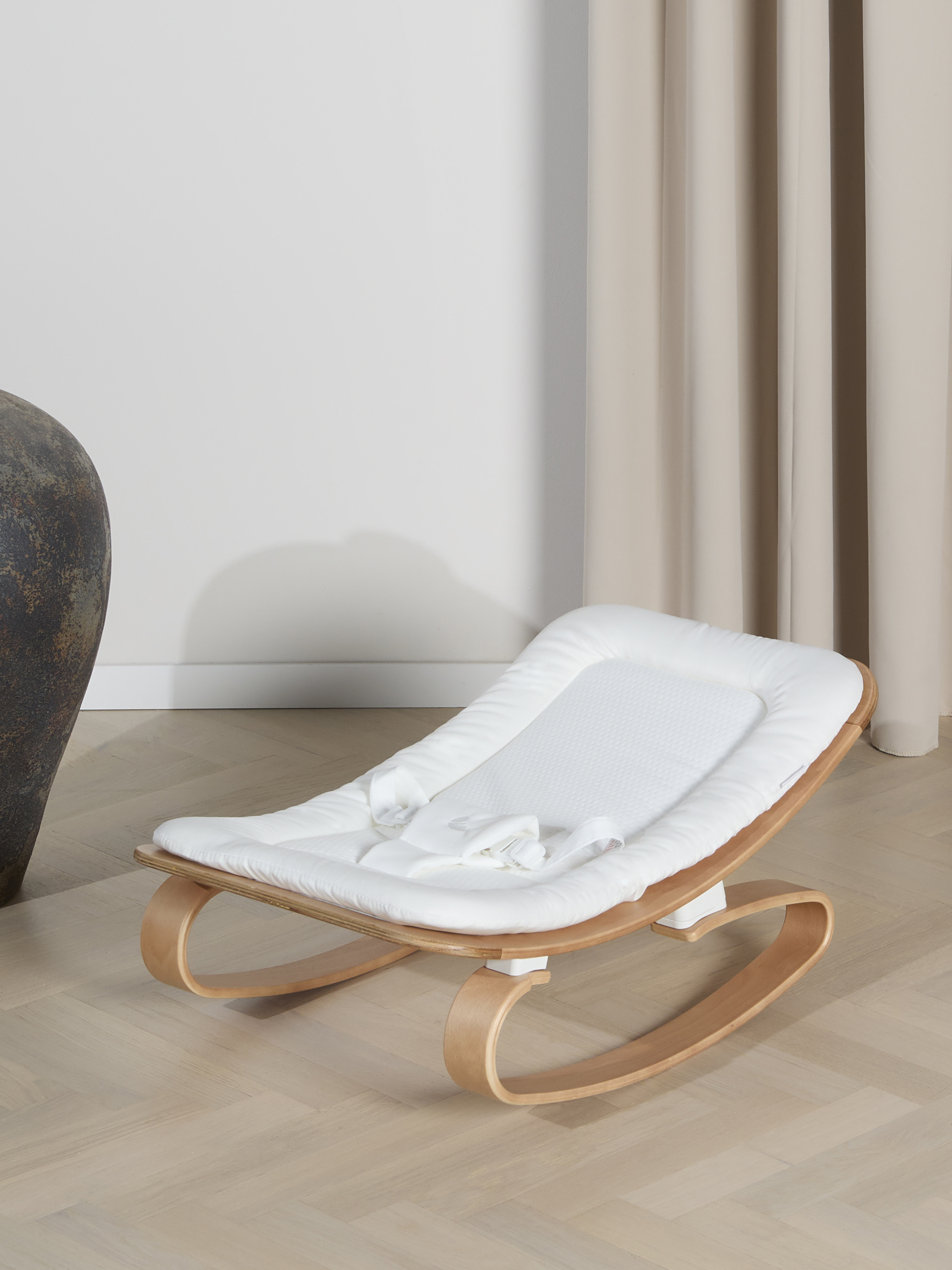 Beemoo PLAY Nordic Skråstol, White/Wood