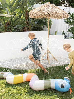SUNNYLiFE  Oppustelig Sprinkler, Into the Wild Multi
