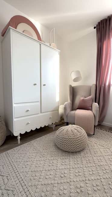 Wood Luck Babushka Garderobeskab, Hvid