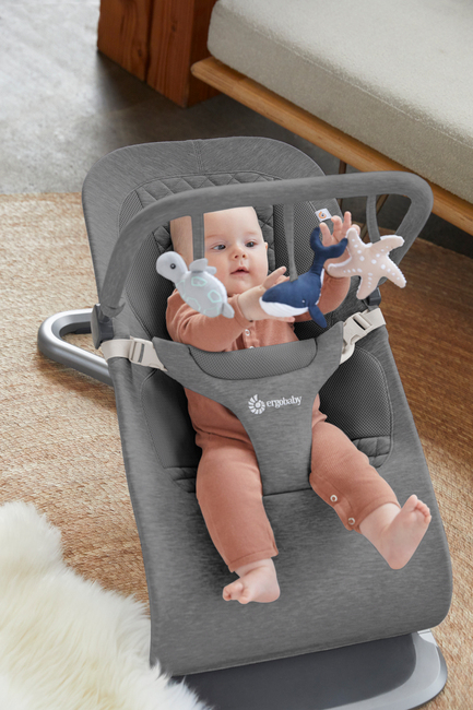 Ergobaby Evolve Legetøjsbøjle Ocean Wonders, Charcoal Grey