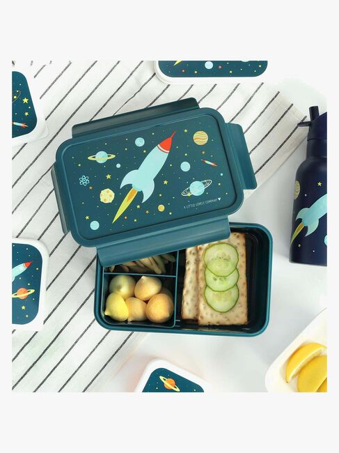 A Little Lovely Company Bento Madkasse, Rummet