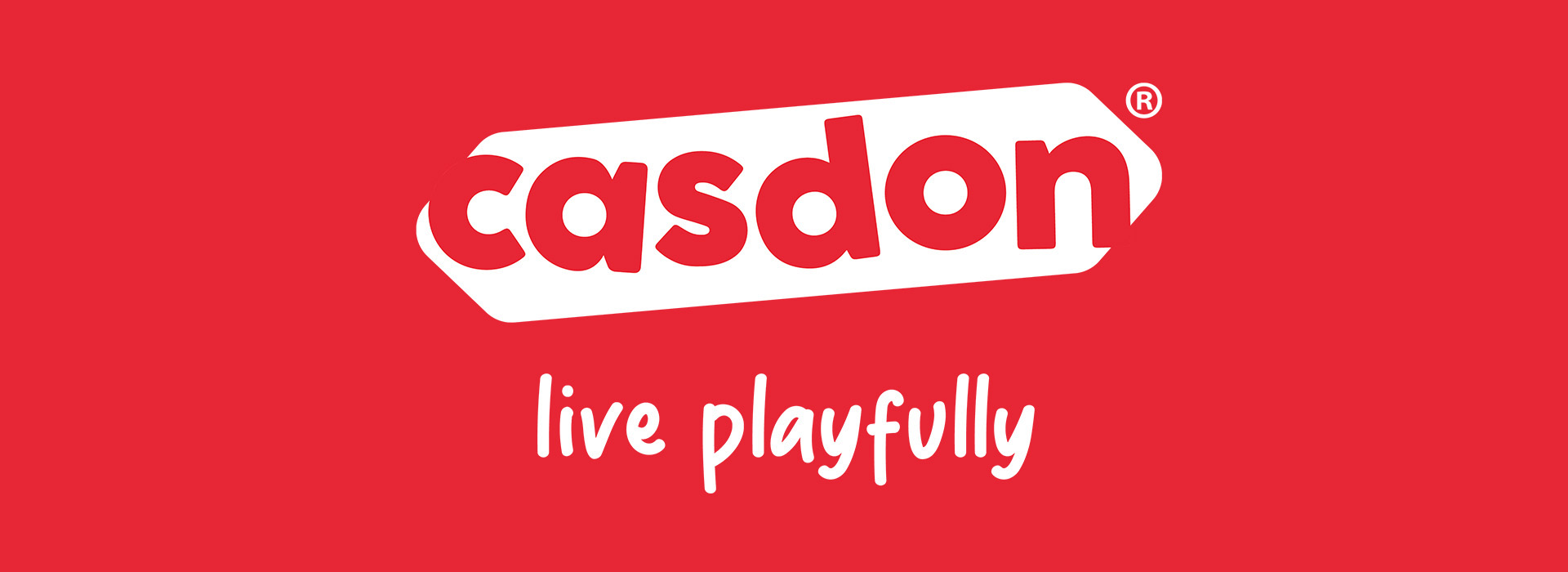 Logoen casdon i hvidt på en rød baggrund, med sloganet live playfully skrevet i hvidt nedenunder.