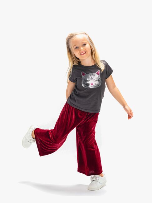 Luca & Lola Viviana Bukser, Wine