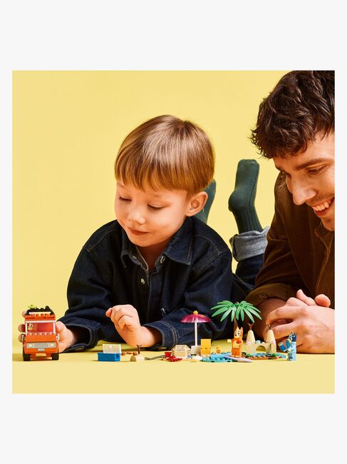 LEGO Bluey 11202 Blueys familie-biltur til stranden