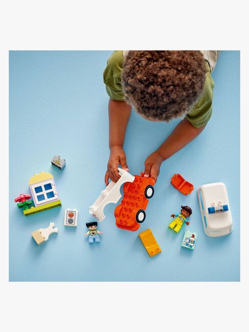 LEGO DUPLO Town 10447 Ambulance og fører