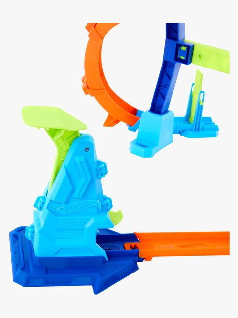 Hot Wheels Stunt Tracks Corkscrew Jump Champion Racerbane