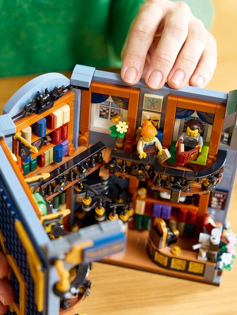 LEGO Icons 11379 Boghandel: Bogniche 11379-1379_4a.jpg