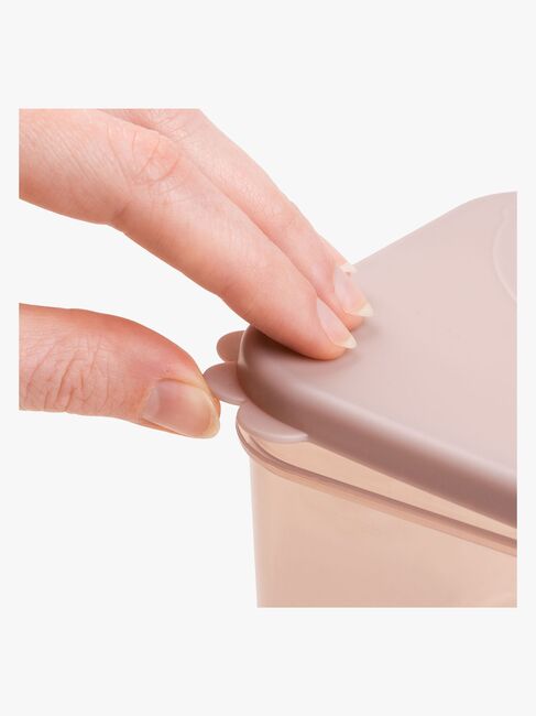 Done By Deer Madkasser Elphee, Powder