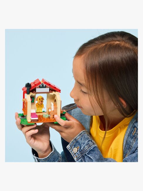 LEGO Animal Crossing 77058 Goldie i sit hyggelige hus