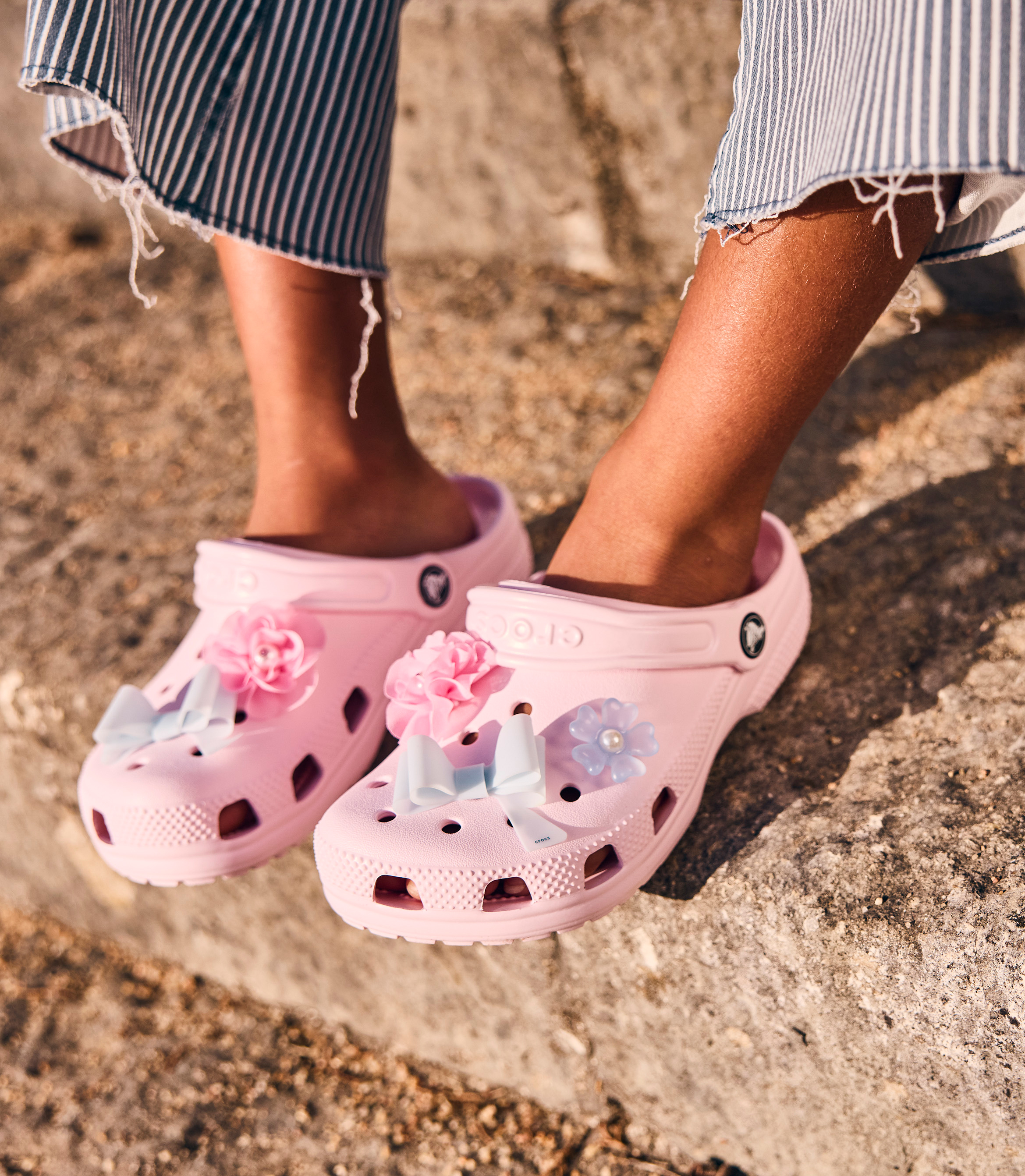 Crocs Classic Kids Clogs, Pink Milk, 25-26
