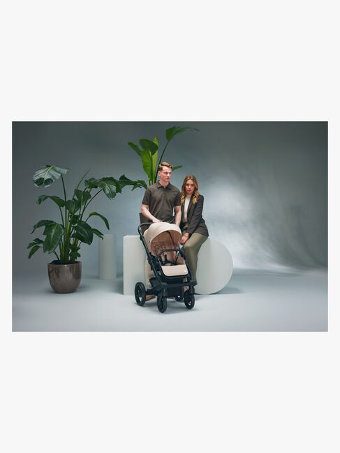 Mutsy Nio Duovogn, Cosmic Sand