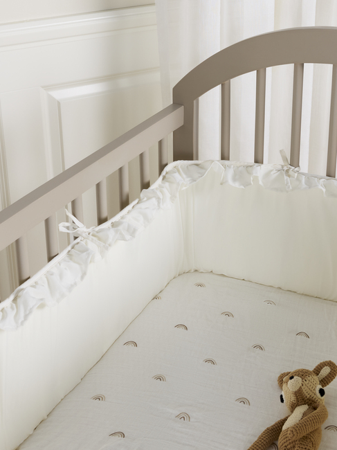 Alice & Fox FREYA Sengerand inkl Babynest, Hvid