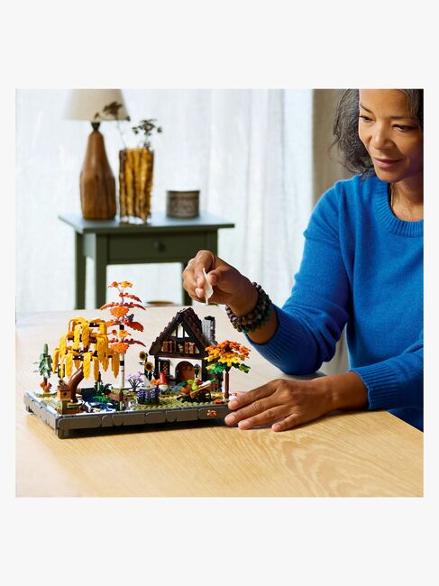 LEGO Icons 11372 Efterårshave og hytte