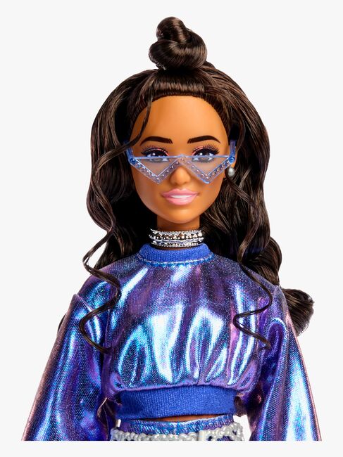 Barbie Deluxe Style Dukke i Blå Outfit