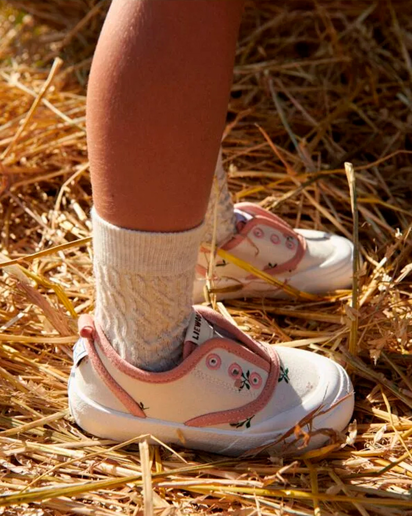 Kategorier_Jollylet_815x1020_Sneakers.jpg