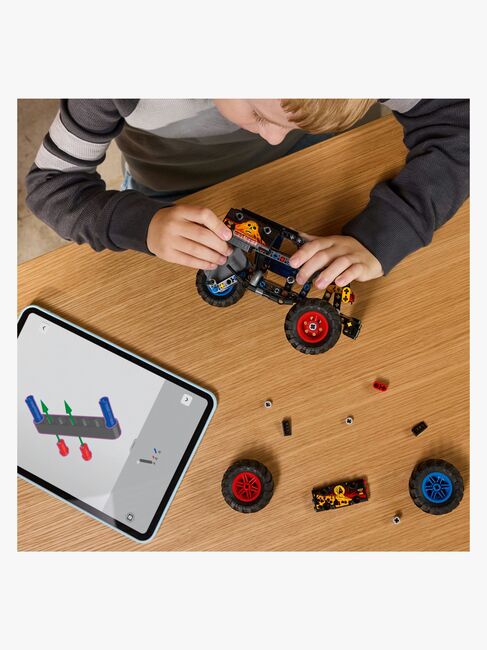 LEGO Technic 42219 Monster Jam Grave Digger Fire and Ice