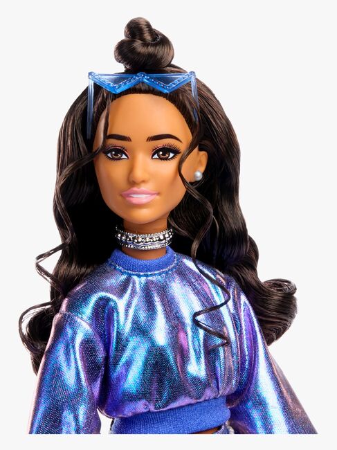 Barbie Deluxe Style Dukke i Blå Outfit