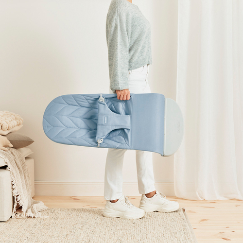 BabyBjörn Bliss Skråstol Woven Bladmønstret Quilt, Blå