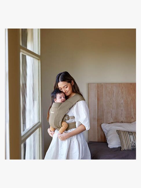 Ergobaby Embrace Bæresele, Soft Olive