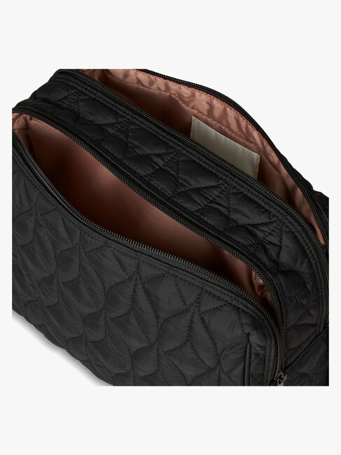 Day ET RE-Q Twist Toilettaske L, Black