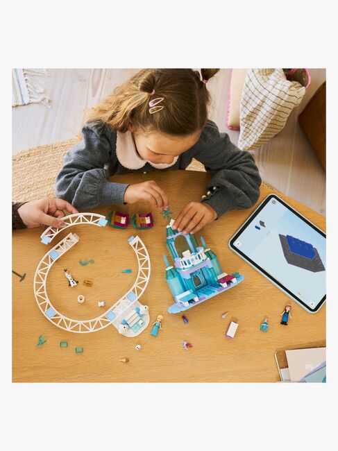 LEGO Disney Princess 43281 Elsas isslot og snebane-eventyr