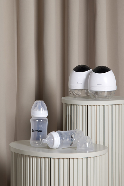 Beemoo CARE Wearable LED Elektrisk Brystpumpe Dobbelt inkl. Flasker 240 ml 2-pak