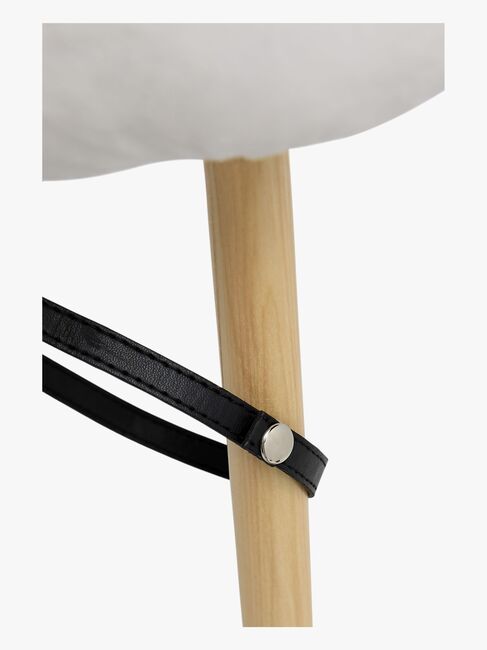 Cloudberry Castle Kæphest Tova