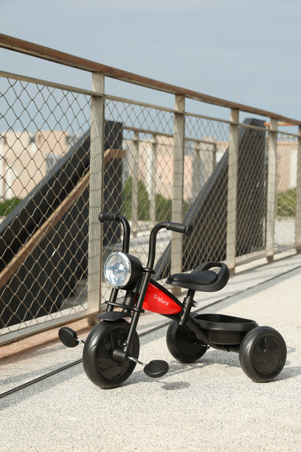 T90-Red-1895_4d.jpg