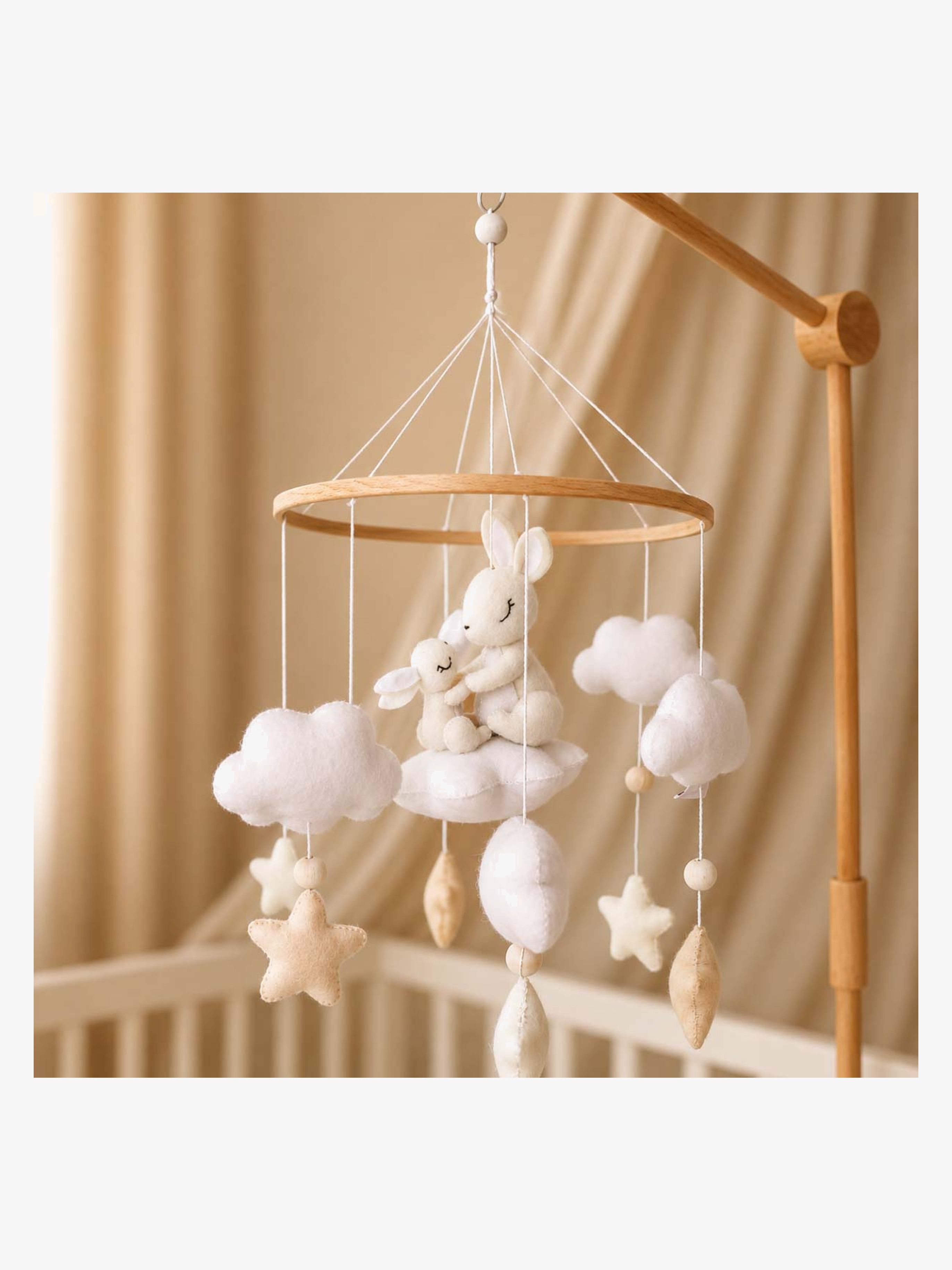 Little Loua Uro, Kaninmor Med Baby