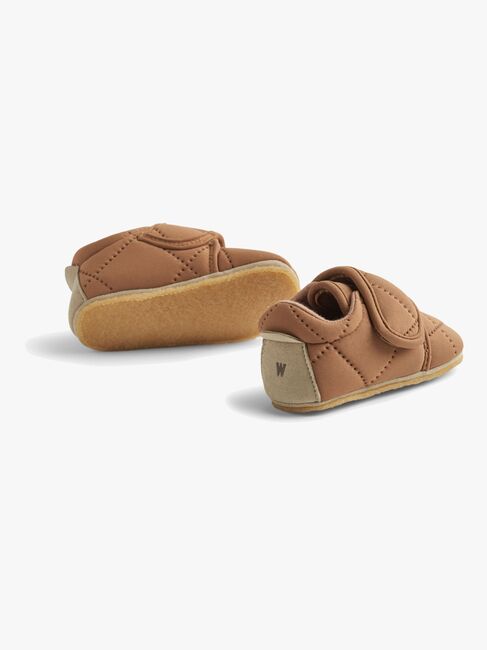 Wheat Sasha Indesko, Hazel