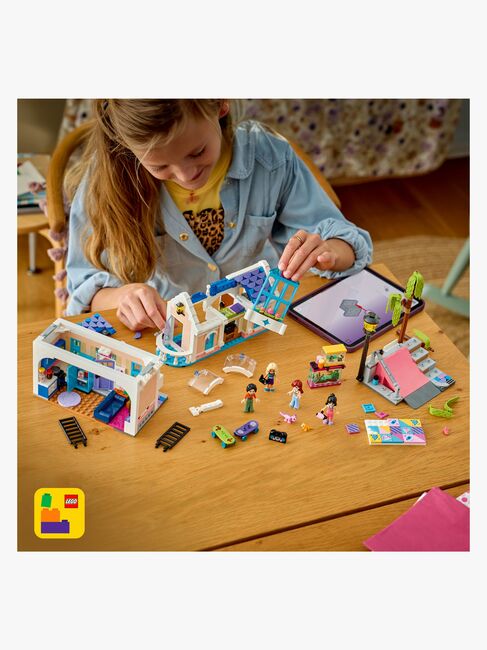 LEGO Friends 42687 Lianns families hus