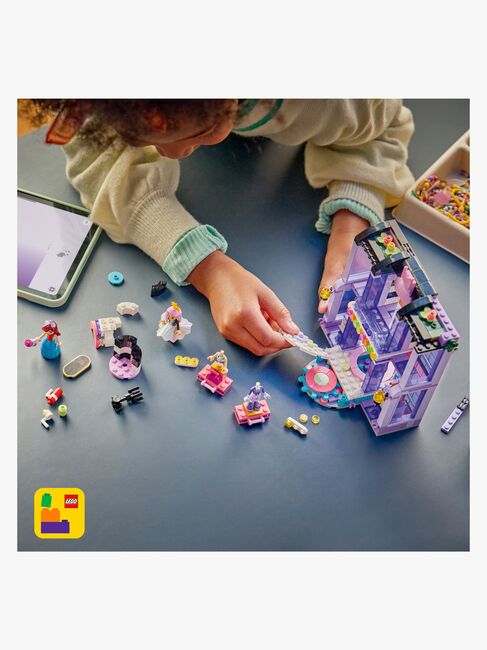 LEGO Friends 42685 Heartlake Citys modeshow