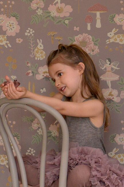 Majvillan Tapet Old Garden, Plum