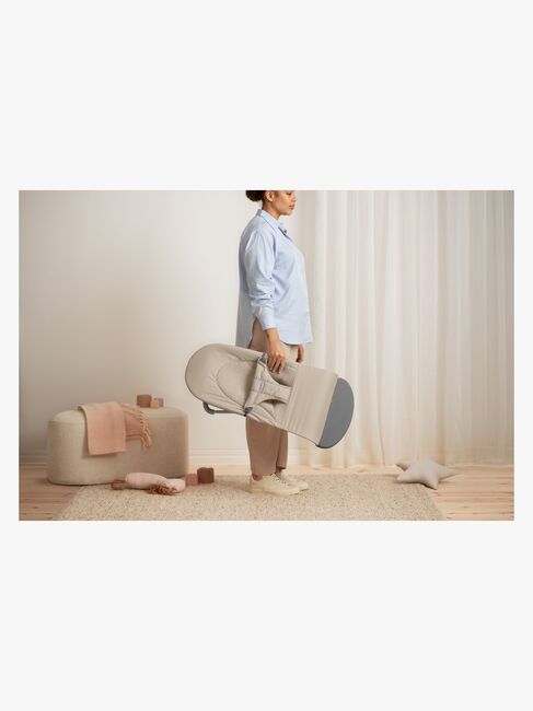 BabyBjörn Balance Soft Skråstol Tri-Fabric, Sandgrå