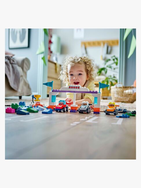 LEGO DUPLO Town 10445 F1-teams med racerbiler og kørere