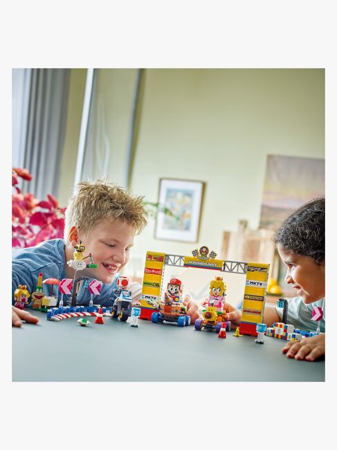 LEGO Super Mario 72036 Mario Kart – Baby Peach og Grand Prix-sæt