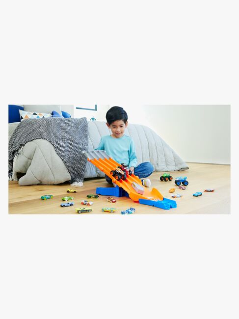 Hot Wheels Monster Trucks Racedown Demolition Racerbane