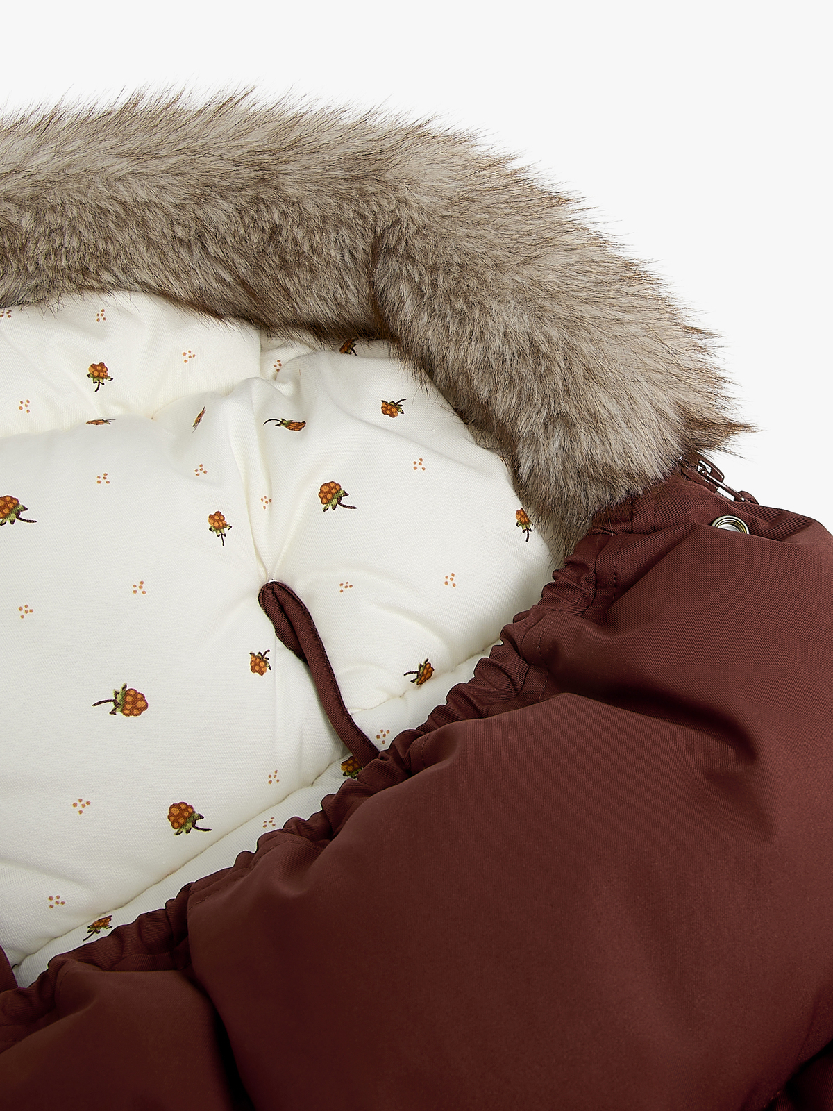 BM-BriskFootmuff-BURGUNDY-1882_3d.jpg