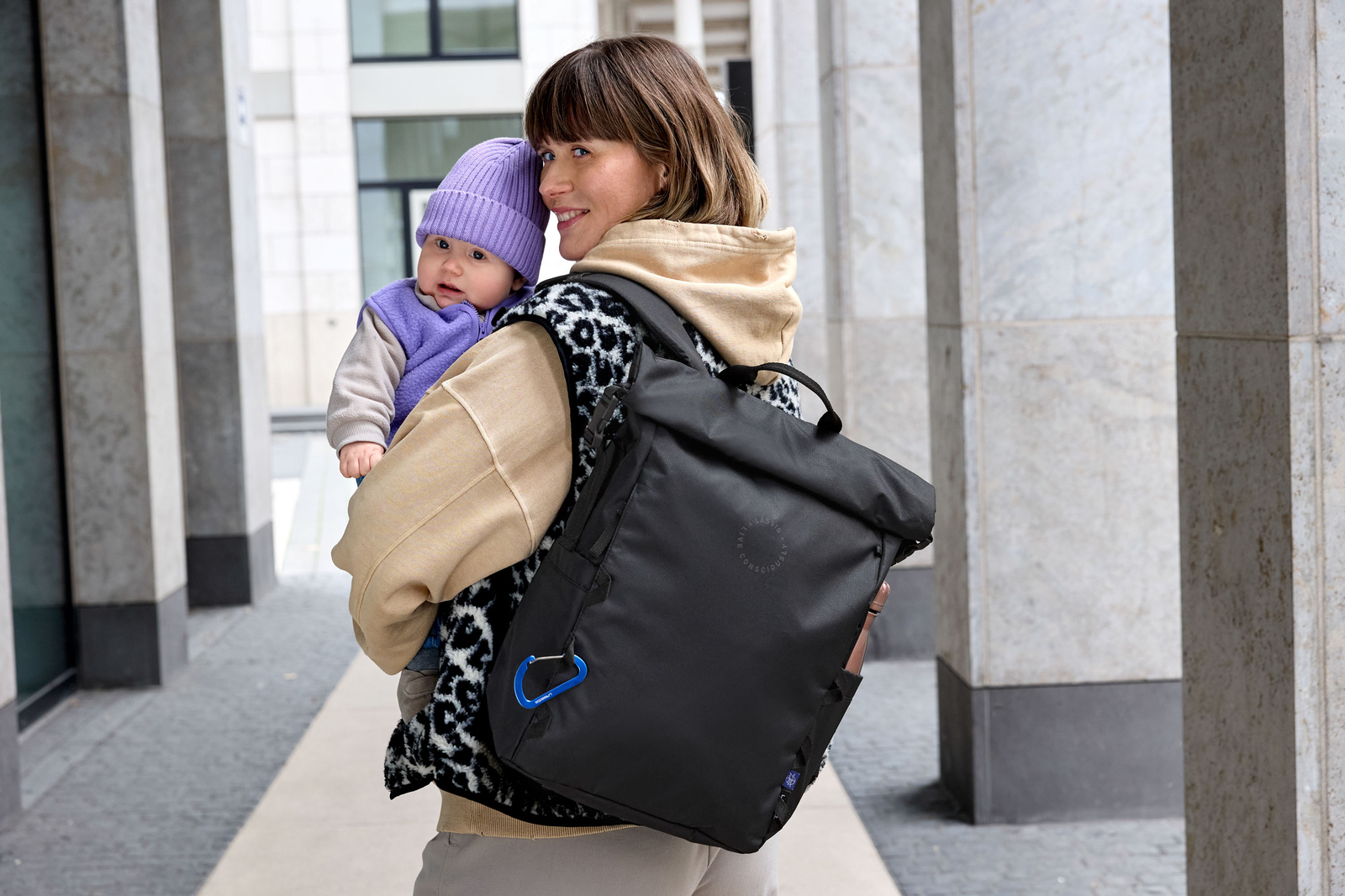 L11030540000-BLACK-1358_4b.jpg