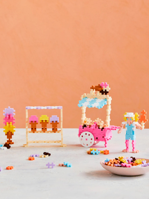 Plus-Plus Learn to Build  Iskiosk Byggesæt 275 Dele