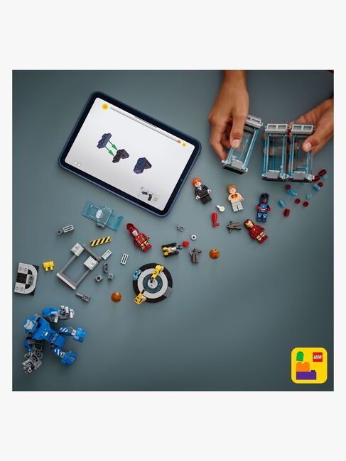 LEGO Super Heroes 76315 Iron Mans laboratorium: Dragtgalleriet