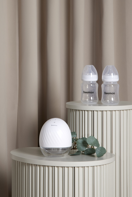 Beemoo CARE Wearable Elektrisk Brystpumpe Single inkl. Modermælksflaske 180 ml 2-pak