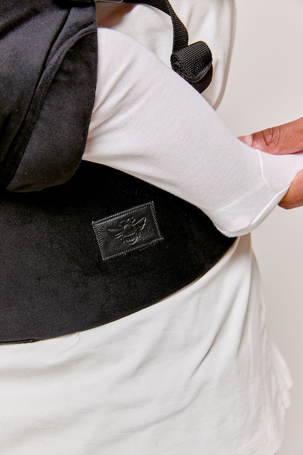 Bizzi Growin Nomad Air Bæresele, Panther Black Velvet