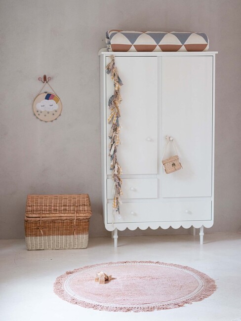 Wood Luck Babushka Garderobeskab, Hvid