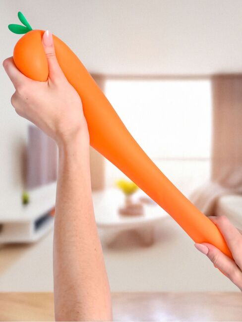Sunny Days Squishy Gulerod 28 Cm 700570979-1346_4a.jpg