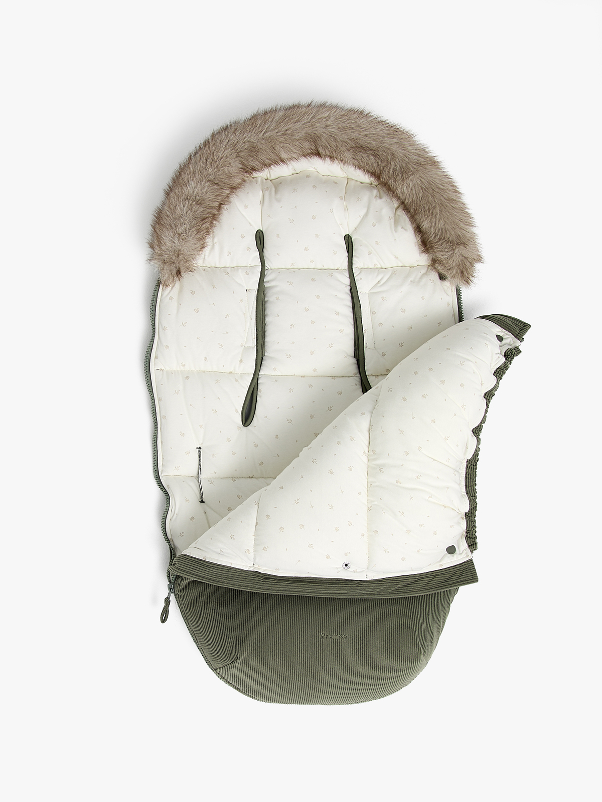 BM-BriskFootmuff-GREENLEAF-1882_3b.jpg