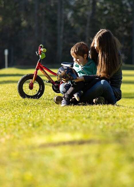 Lazer Pnut KinetiCore 2.0 Pnut KC Cykelhjelm Flying Rocket