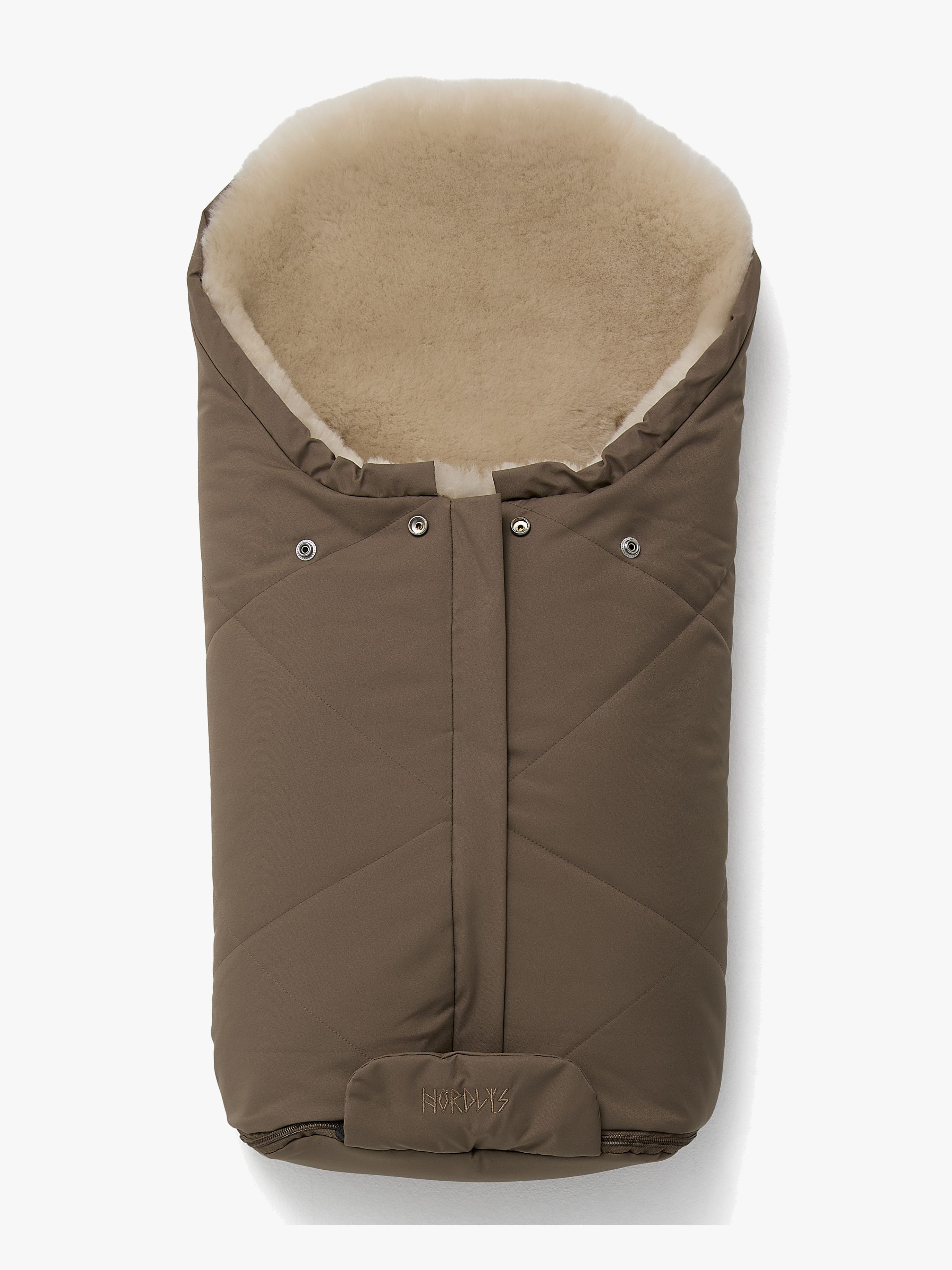 Nordlys Thyra Mini Lammeskindskørepose, Valnød/Beige