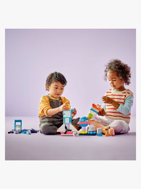 LEGO DUPLO Town 10422 3-i-1-eventyr med rumfærge