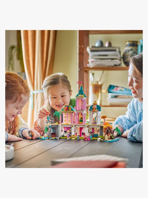 LEGO Disney Princess 43267 Prinsesseslot og royale kæledyr